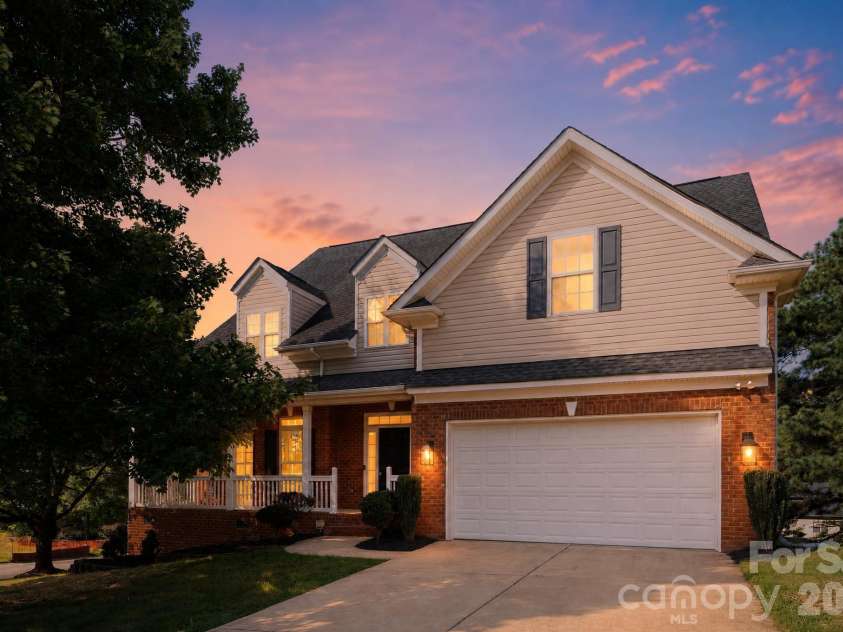 3105 Linkside Court, Fort Mill, SC 29715.  MLS# CAR4409933, YatesRealty ID 40598. 