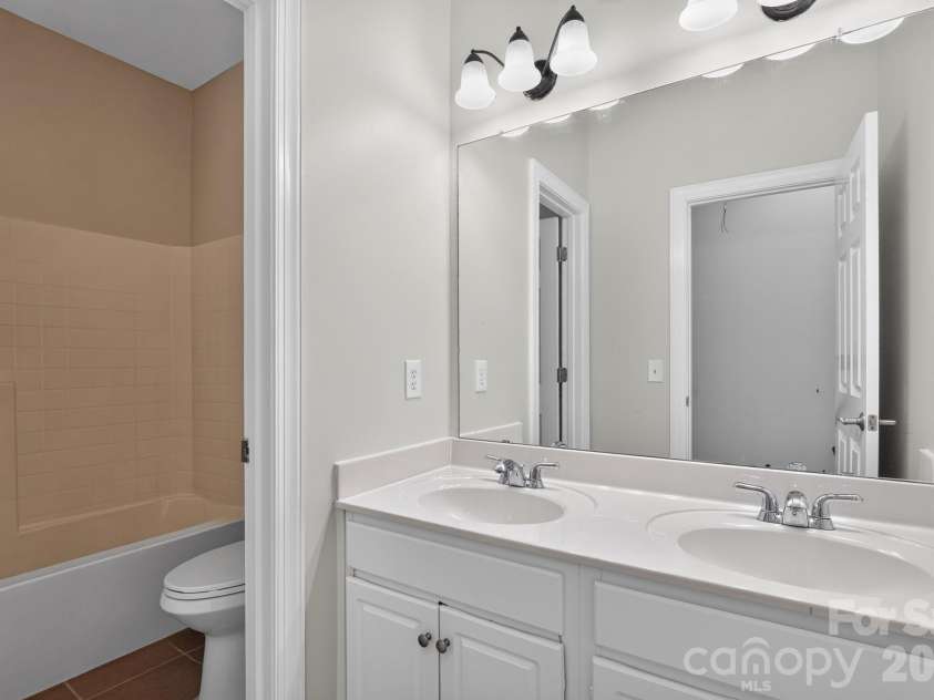 3105 Linkside Court, Fort Mill, SC 29715.  MLS# CAR4409933, YatesRealty ID 40598. 