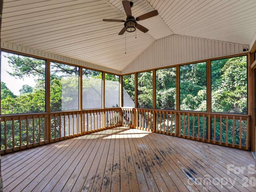 3105 Linkside Court, Fort Mill, SC 29715.  MLS# CAR4409933, YatesRealty ID 40598. 