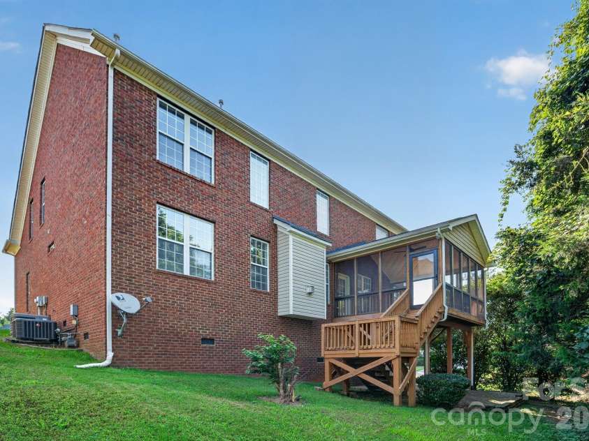 3105 Linkside Court, Fort Mill, SC 29715.  MLS# CAR4409933, YatesRealty ID 40598. 
