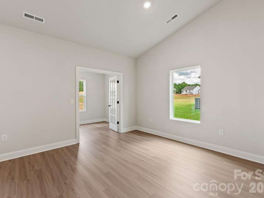 8203 Cravat Court, Charlotte, NC 28215.  MLS# CAR4410020, YatesRealty ID 40599. 