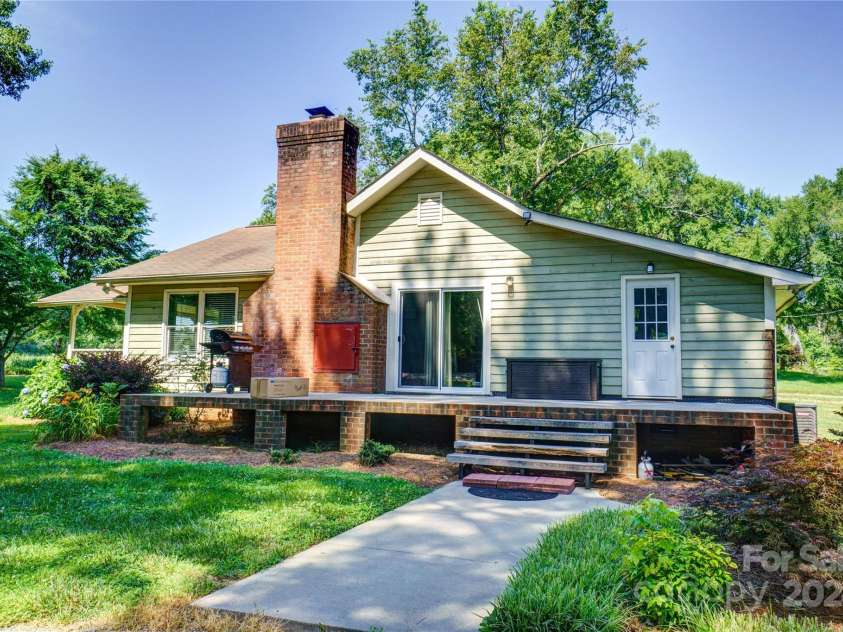 5610 Golden Pond Drive, Indian Trail, NC 28079.  MLS# CAR4150414, YatesRealty ID 406. 