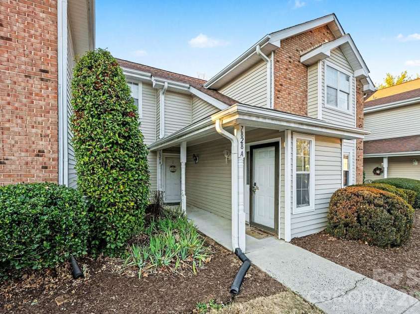 7828 Davinci Lane, Charlotte, NC 28226.  MLS# CAR4338202, YatesRealty ID 4060. 
