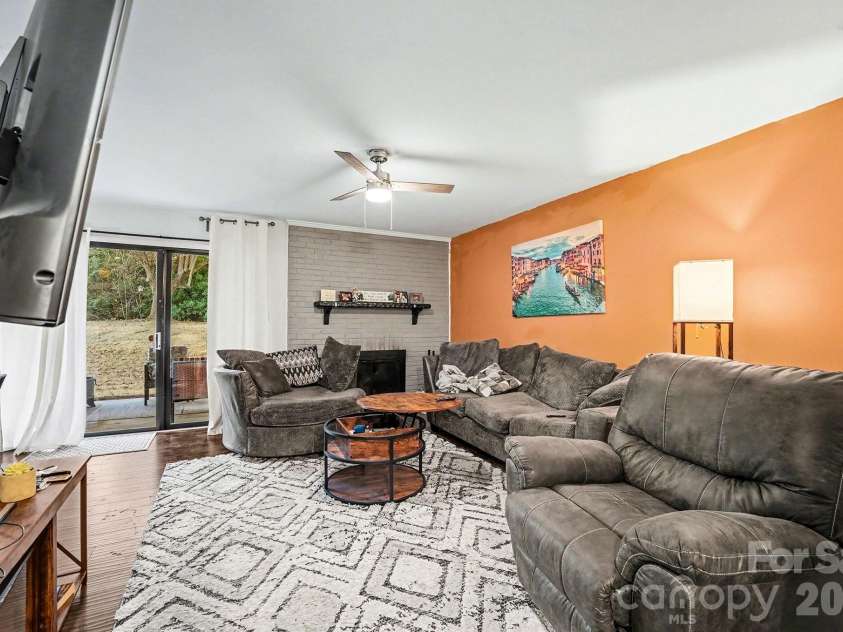 7828 Davinci Lane, Charlotte, NC 28226.  MLS# CAR4338202, YatesRealty ID 4060. 