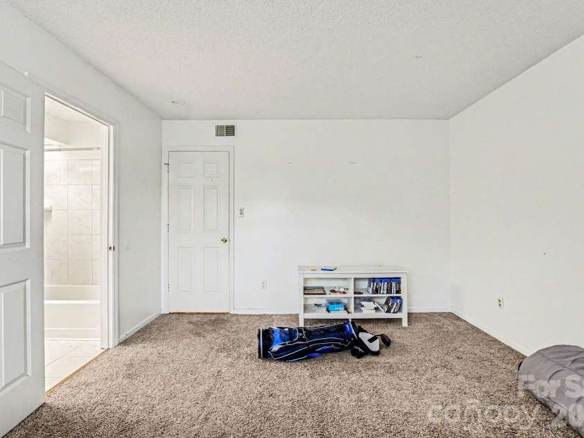 7828 Davinci Lane, Charlotte, NC 28226.  MLS# CAR4338202, YatesRealty ID 4060. 