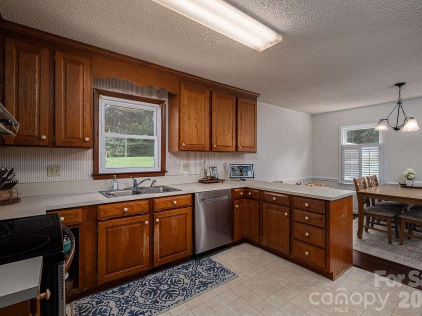 2610 Prince Drive, Lincolnton, NC 28092.  MLS# CAR4409131, YatesRealty ID 40603. 