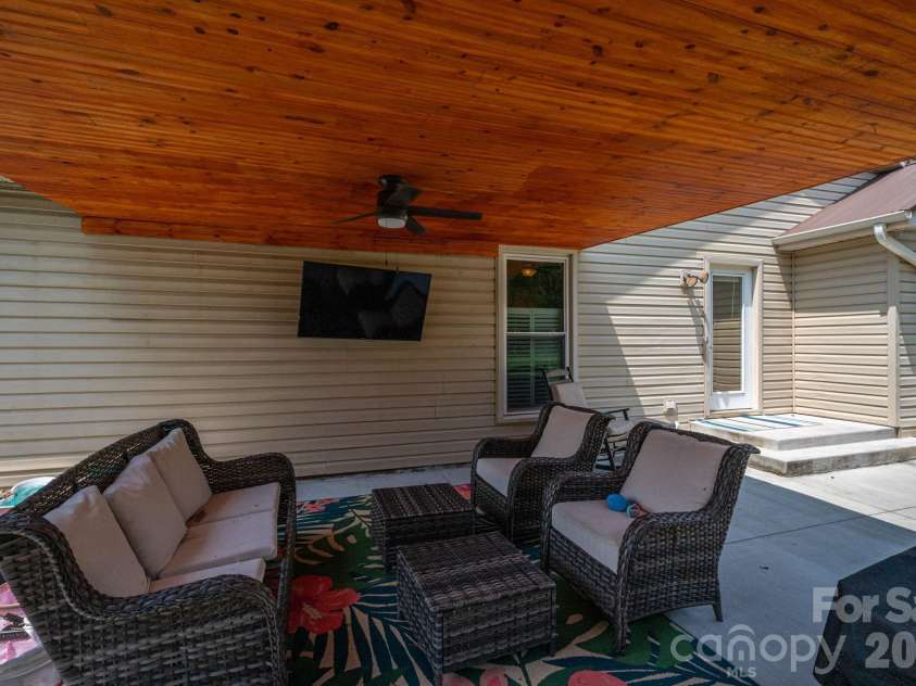 2610 Prince Drive, Lincolnton, NC 28092.  MLS# CAR4409131, YatesRealty ID 40603. 