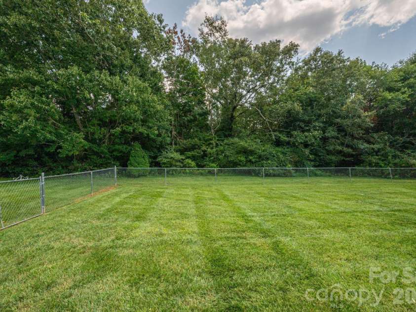 2610 Prince Drive, Lincolnton, NC 28092.  MLS# CAR4409131, YatesRealty ID 40603. 