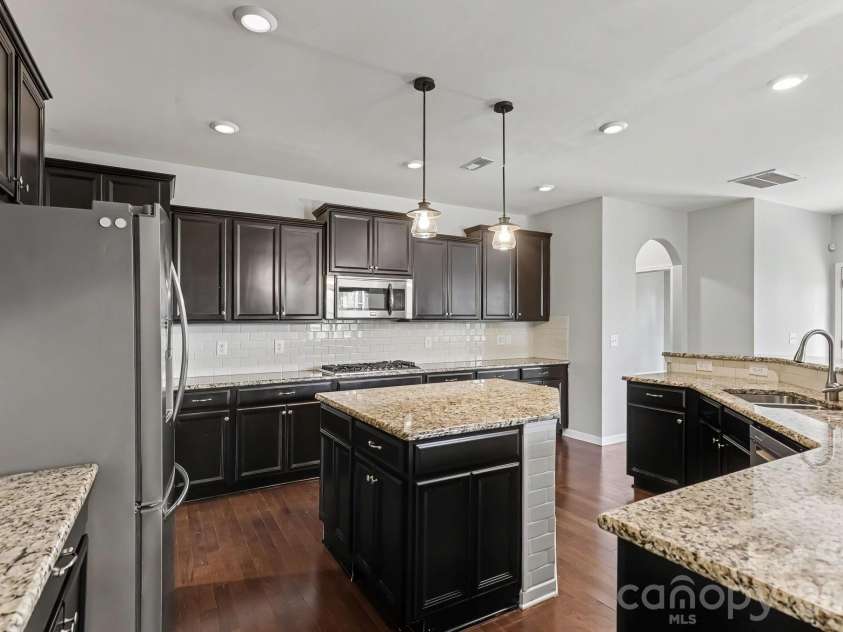 487 Moses Drive, Fort Mill, SC 29707.  MLS# CAR4409879, YatesRealty ID 40604. 