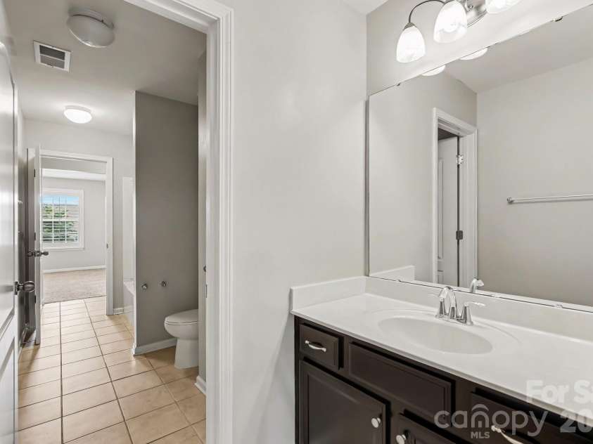 487 Moses Drive, Fort Mill, SC 29707.  MLS# CAR4409879, YatesRealty ID 40604. 