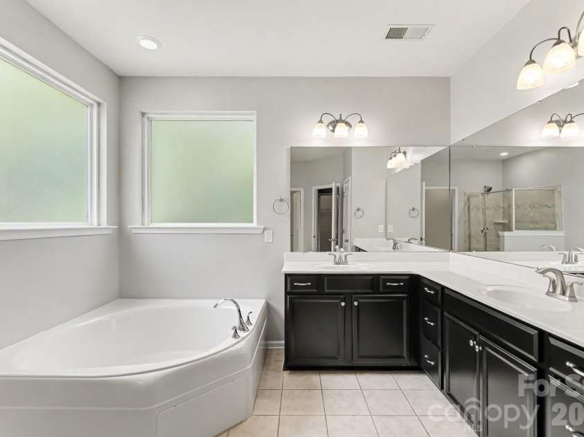 487 Moses Drive, Fort Mill, SC 29707.  MLS# CAR4409879, YatesRealty ID 40604. 