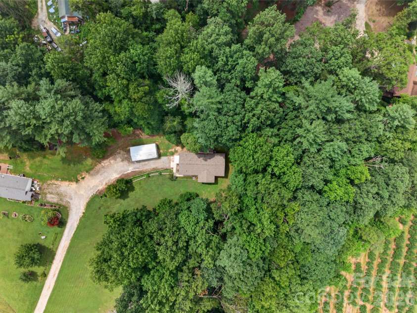 146 Banks View Lane, Hendersonville, NC 28792.  MLS# CAR4401273, YatesRealty ID 40606. 