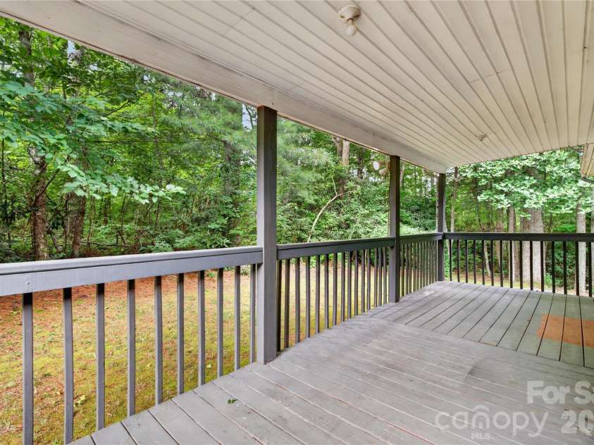 146 Banks View Lane, Hendersonville, NC 28792.  MLS# CAR4401273, YatesRealty ID 40606. Covered Deck