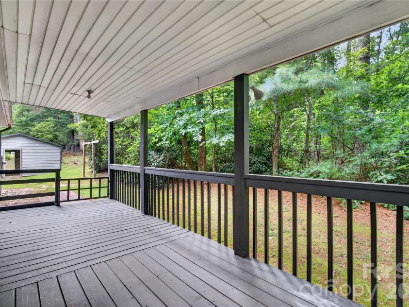 146 Banks View Lane, Hendersonville, NC 28792.  MLS# CAR4401273, YatesRealty ID 40606. Covered deck