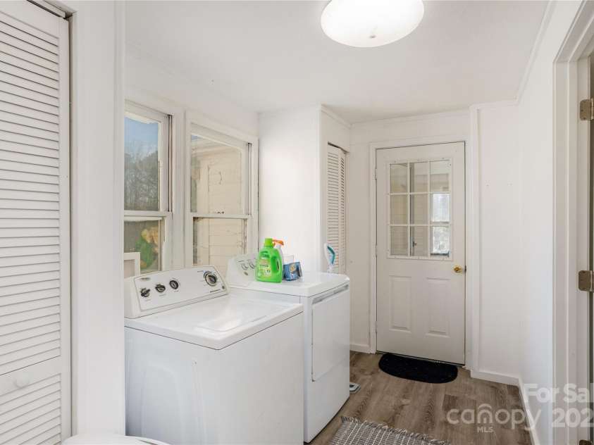 21 Walker Street Extension, Columbus, NC 28722.  MLS# CAR4321536, YatesRealty ID 4061. 