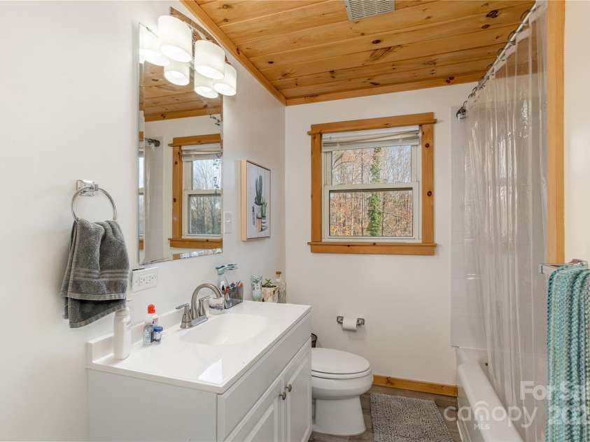 21 Walker Street Extension, Columbus, NC 28722.  MLS# CAR4321536, YatesRealty ID 4061. 