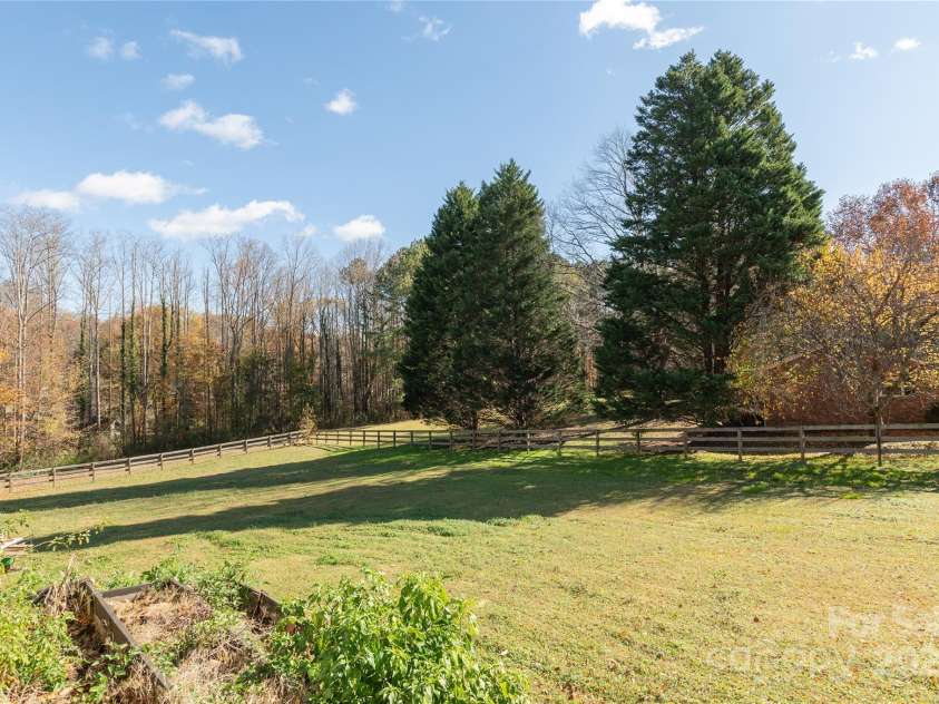 21 Walker Street Extension, Columbus, NC 28722.  MLS# CAR4321536, YatesRealty ID 4061. 