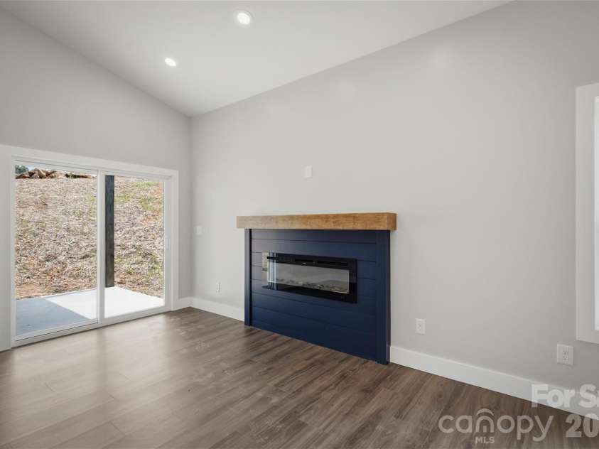 909 Overlook Drive, Lenoir, NC 28645.  MLS# CAR4404771, YatesRealty ID 40611. 