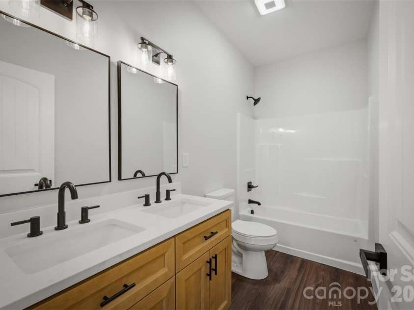909 Overlook Drive, Lenoir, NC 28645.  MLS# CAR4404771, YatesRealty ID 40611. 