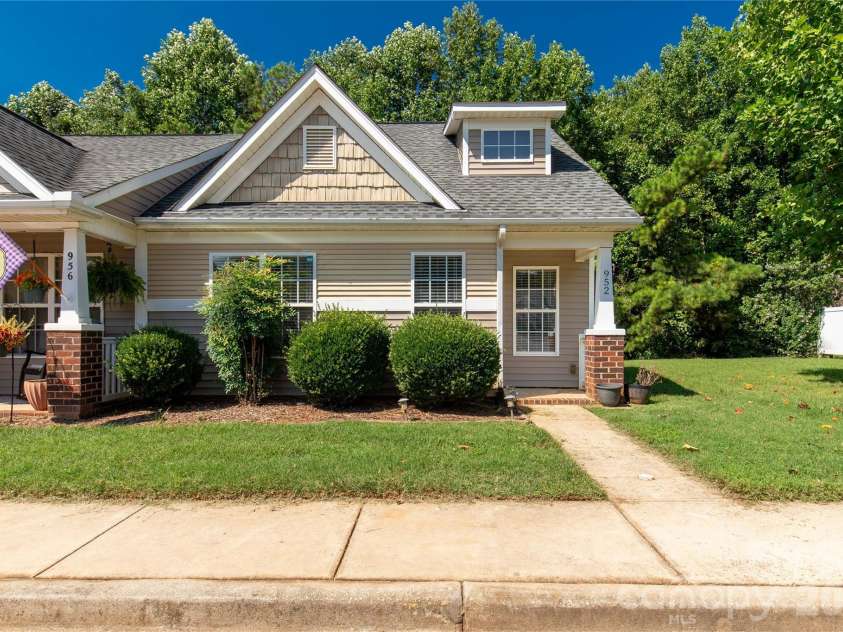 952 Olde Towne Way, Rock Hill, SC 29732.  MLS# CAR4409005, YatesRealty ID 40612. 