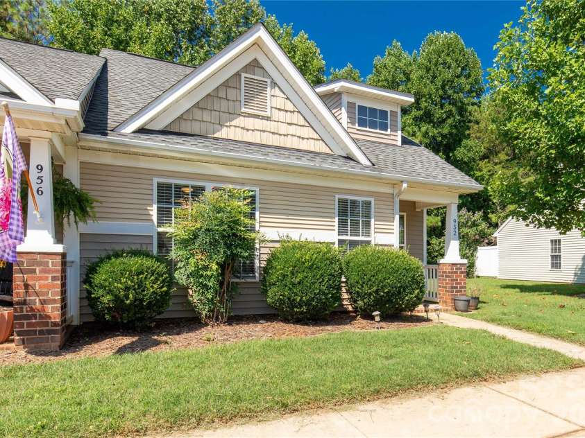 952 Olde Towne Way, Rock Hill, SC 29732.  MLS# CAR4409005, YatesRealty ID 40612. 
