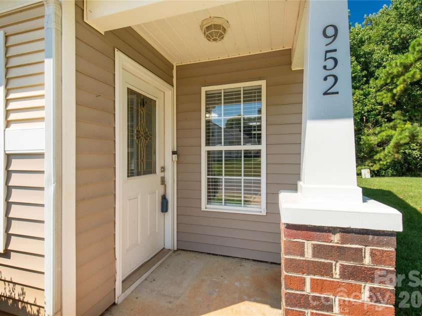 952 Olde Towne Way, Rock Hill, SC 29732.  MLS# CAR4409005, YatesRealty ID 40612. 