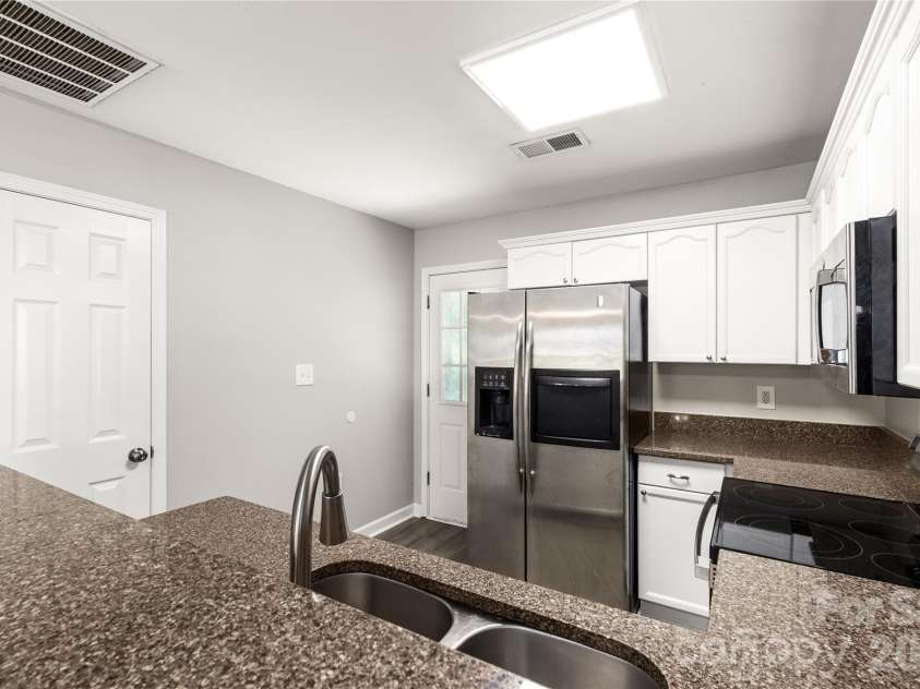 952 Olde Towne Way, Rock Hill, SC 29732.  MLS# CAR4409005, YatesRealty ID 40612. 