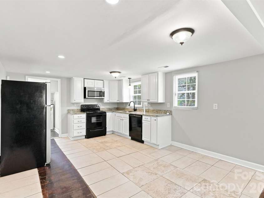 922 Ambassador Street, Charlotte, NC 28208.  MLS# CAR4409500, YatesRealty ID 40613. 
