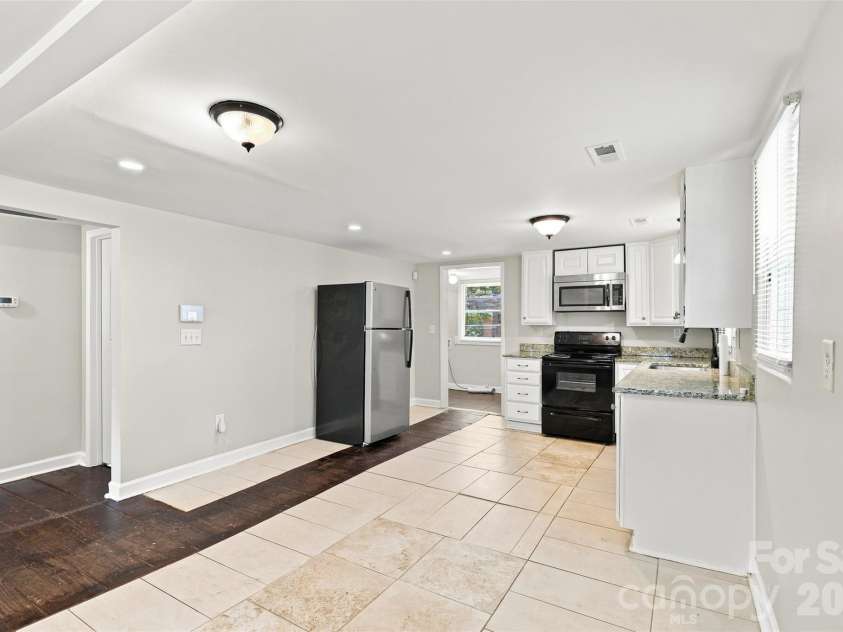922 Ambassador Street, Charlotte, NC 28208.  MLS# CAR4409500, YatesRealty ID 40613. 
