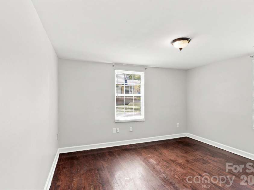 922 Ambassador Street, Charlotte, NC 28208.  MLS# CAR4409500, YatesRealty ID 40613. 