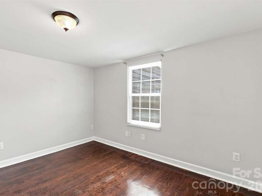 922 Ambassador Street, Charlotte, NC 28208.  MLS# CAR4409500, YatesRealty ID 40613. 