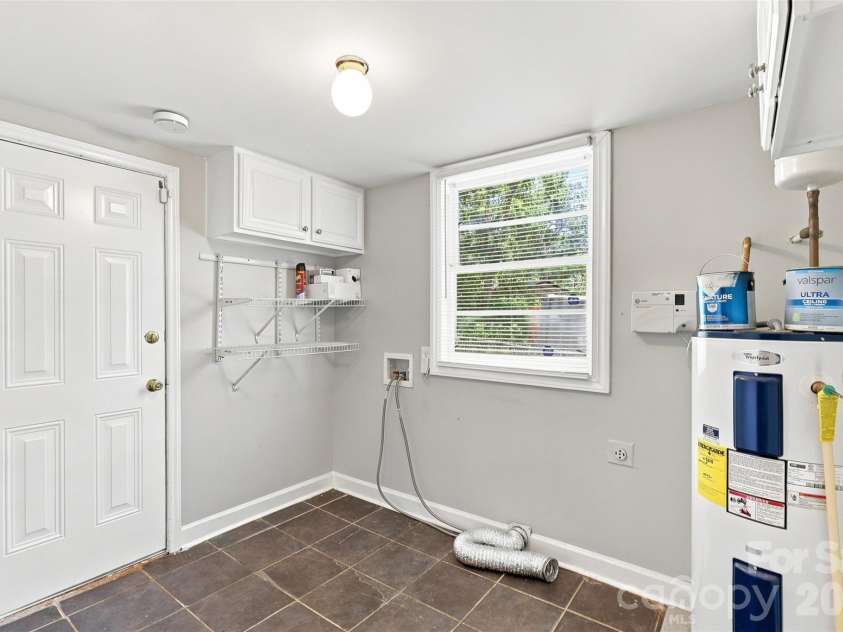 922 Ambassador Street, Charlotte, NC 28208.  MLS# CAR4409500, YatesRealty ID 40613. 