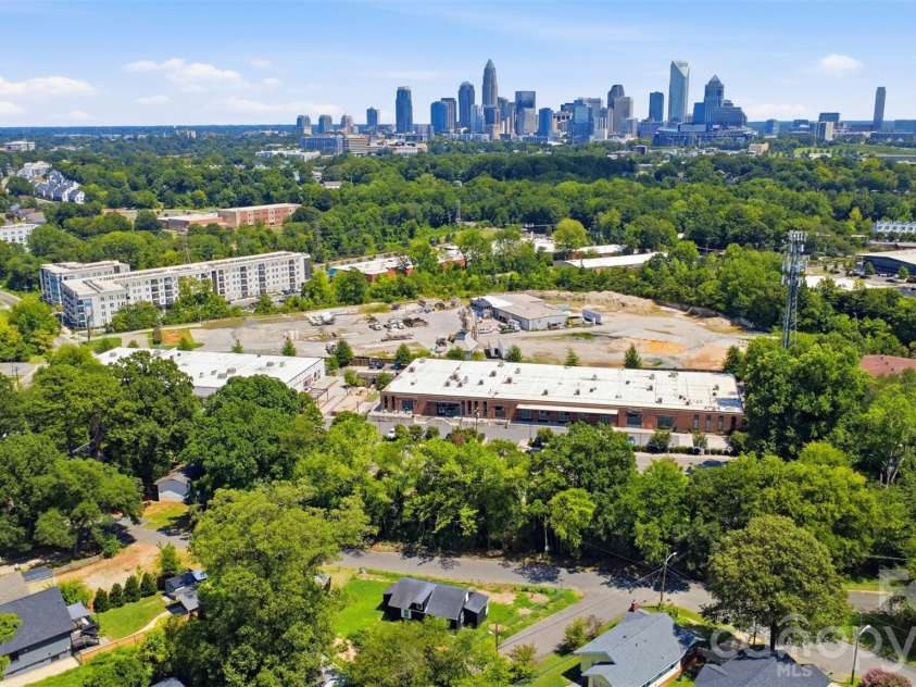 922 Ambassador Street, Charlotte, NC 28208.  MLS# CAR4409500, YatesRealty ID 40613. 