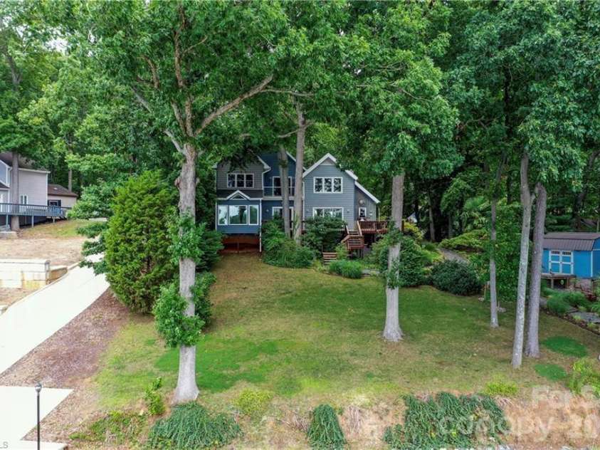 144 Riverside Court, Lexington, NC 27292.  MLS# CAR4410128, YatesRealty ID 40615. 