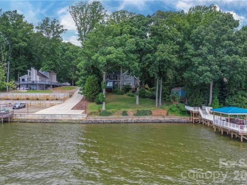 144 Riverside Court, Lexington, NC 27292.  MLS# CAR4410128, YatesRealty ID 40615. 