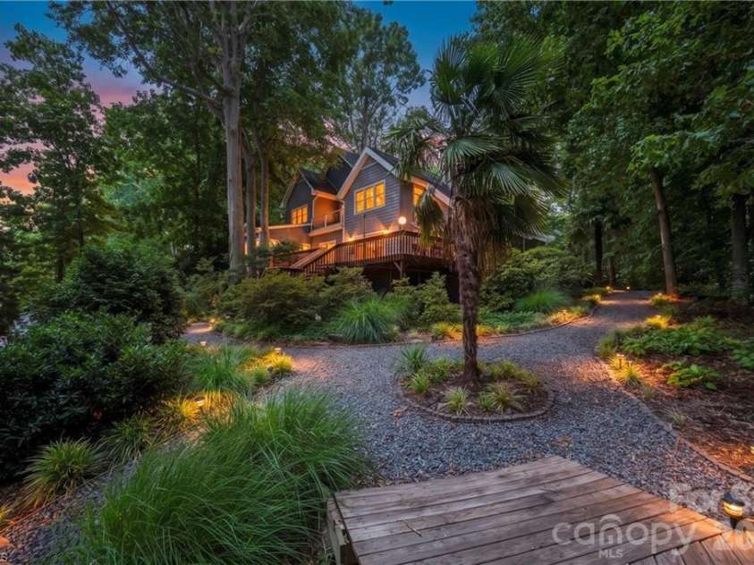 144 Riverside Court, Lexington, NC 27292.  MLS# CAR4410128, YatesRealty ID 40615. 