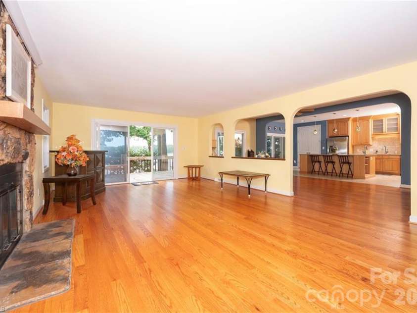 144 Riverside Court, Lexington, NC 27292.  MLS# CAR4410128, YatesRealty ID 40615. 