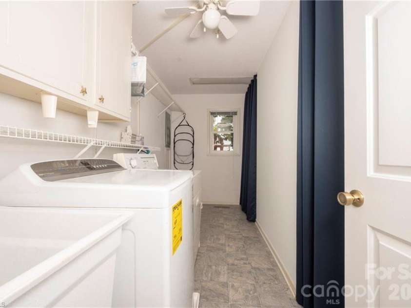 144 Riverside Court, Lexington, NC 27292.  MLS# CAR4410128, YatesRealty ID 40615. 