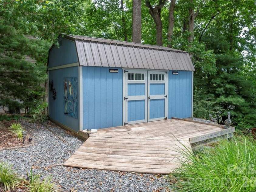 144 Riverside Court, Lexington, NC 27292.  MLS# CAR4410128, YatesRealty ID 40615. 