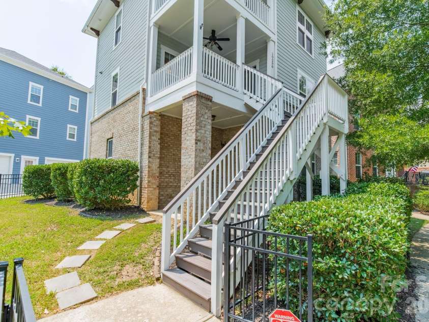 10236 Vanguard Parkway, Huntersville, NC 28078.  MLS# CAR4409984, YatesRealty ID 40616. 