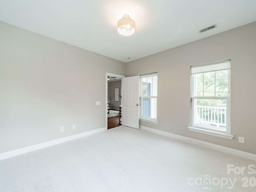 10236 Vanguard Parkway, Huntersville, NC 28078.  MLS# CAR4409984, YatesRealty ID 40616. 