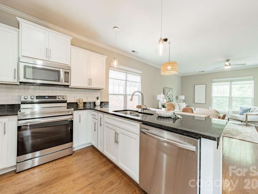 10236 Vanguard Parkway, Huntersville, NC 28078.  MLS# CAR4409984, YatesRealty ID 40616. 