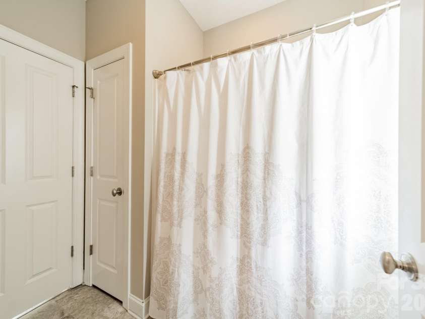 10236 Vanguard Parkway, Huntersville, NC 28078.  MLS# CAR4409984, YatesRealty ID 40616. 