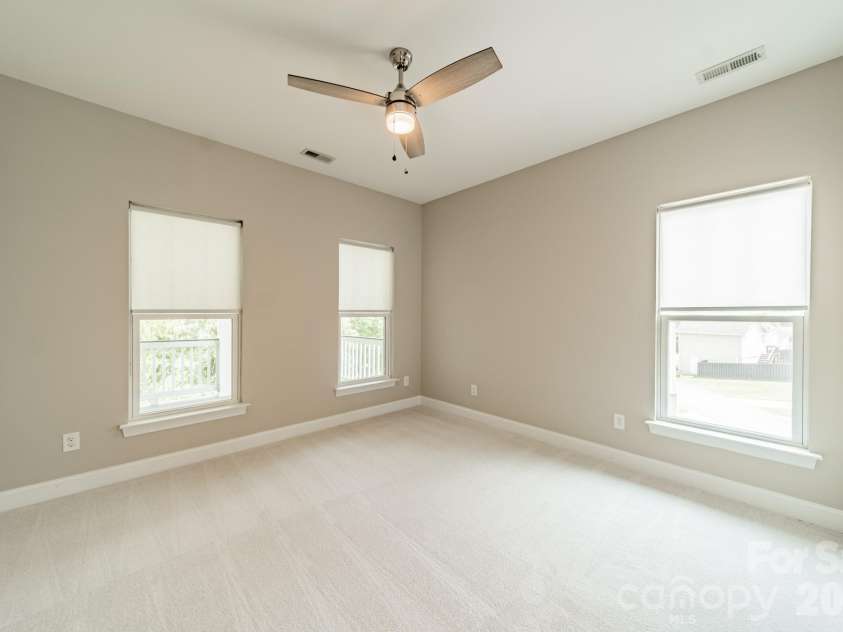 10236 Vanguard Parkway, Huntersville, NC 28078.  MLS# CAR4409984, YatesRealty ID 40616. 