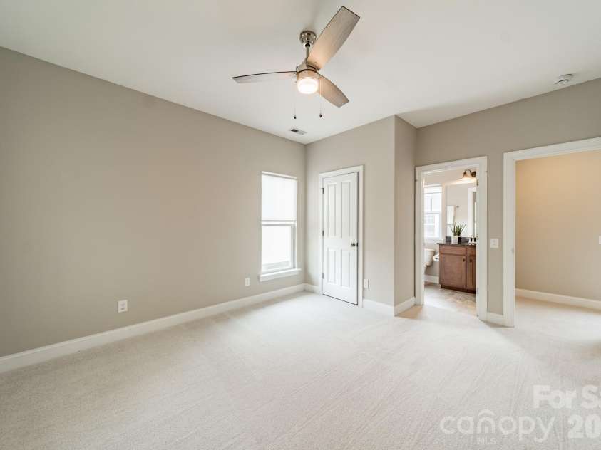 10236 Vanguard Parkway, Huntersville, NC 28078.  MLS# CAR4409984, YatesRealty ID 40616. 