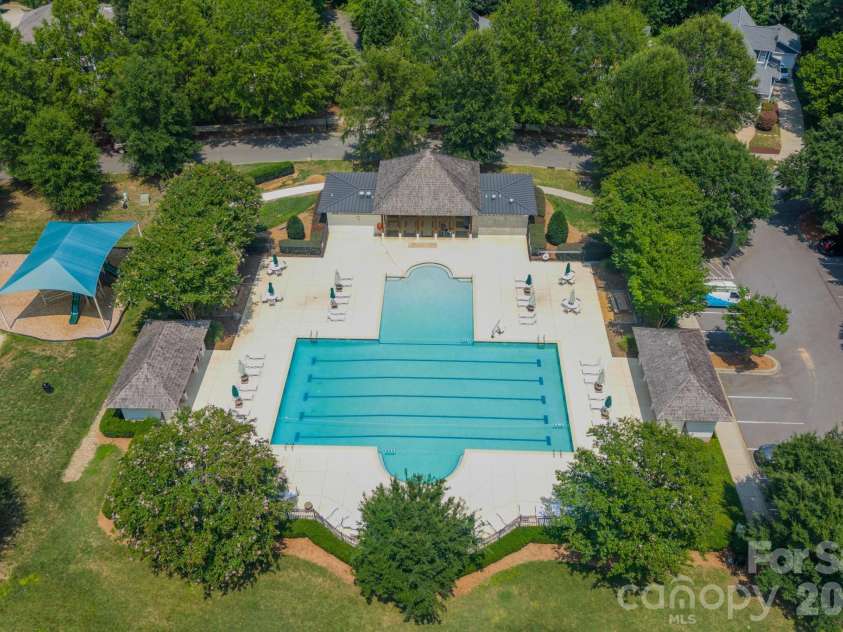 10236 Vanguard Parkway, Huntersville, NC 28078.  MLS# CAR4409984, YatesRealty ID 40616. 
