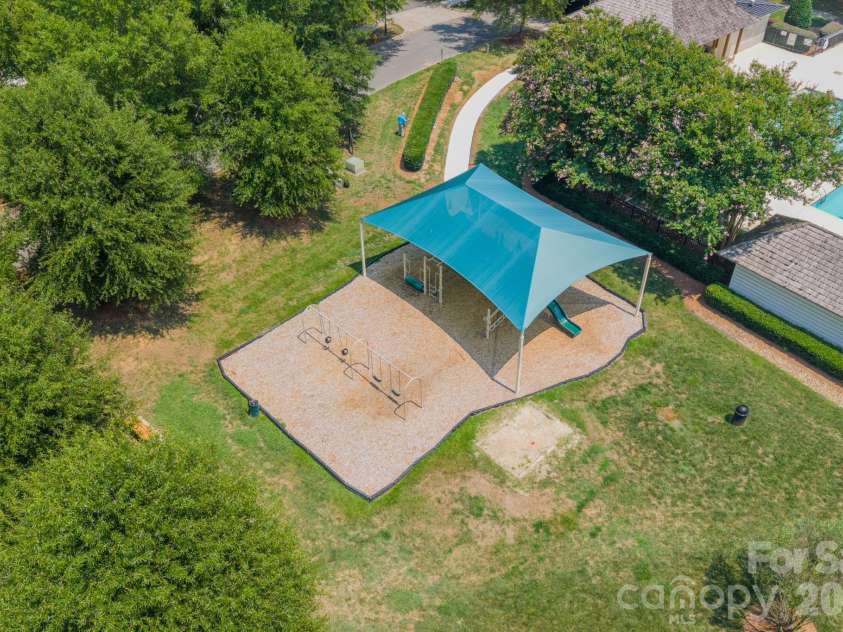 10236 Vanguard Parkway, Huntersville, NC 28078.  MLS# CAR4409984, YatesRealty ID 40616. 
