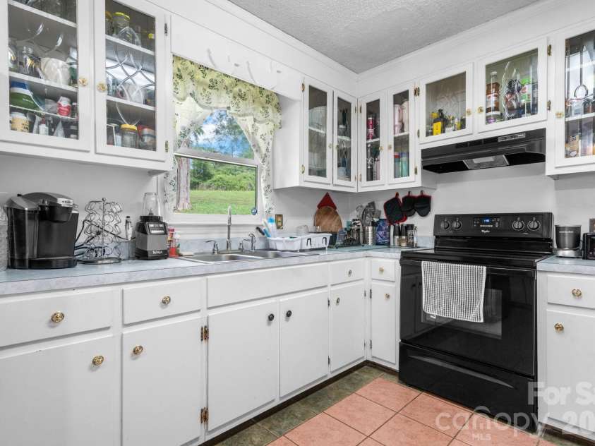 5149 Bloomfield Estate, Granite Falls, NC 28630.  MLS# CAR4406868, YatesRealty ID 40617. 