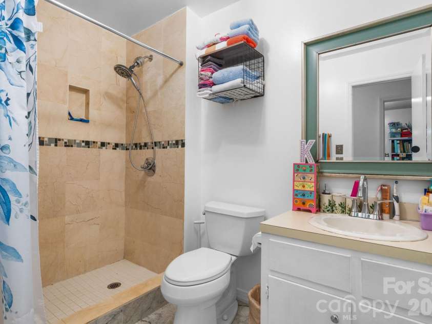 5149 Bloomfield Estate, Granite Falls, NC 28630.  MLS# CAR4406868, YatesRealty ID 40617. Primary Bathroom