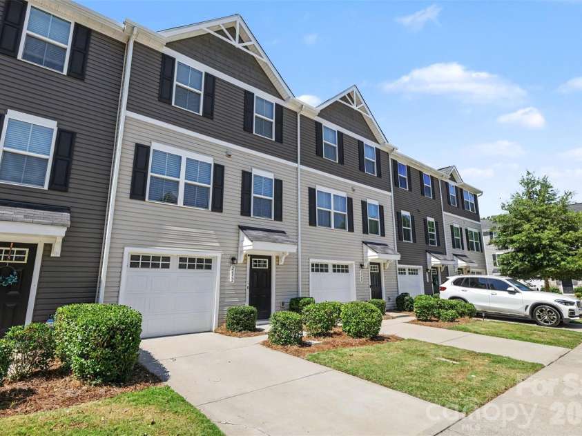2652 McCurdy Trail, Charlotte, NC 28269.  MLS# CAR4409298, YatesRealty ID 40619. 